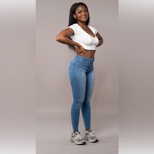 FITJEANS Women's Light Blue Skinny Jeans